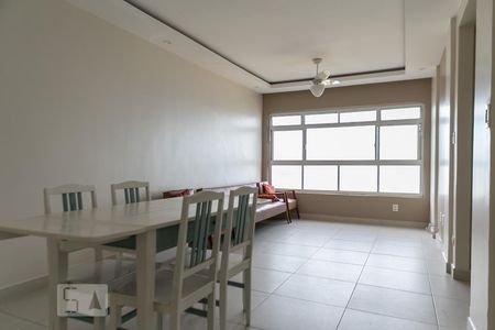 Sala de apartamento para alugar com 2 quartos, 122m² em Ponta da Praia, Santos