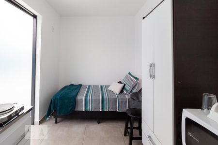 Kitnet de kitnet/studio para alugar com 1 quarto, 10m² em Vila Osasco, Osasco