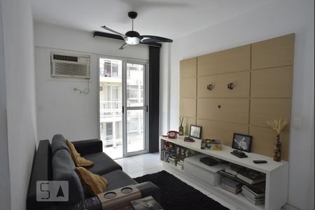 Sala de apartamento para alugar com 2 quartos, 65m² em Pechincha, Rio de Janeiro