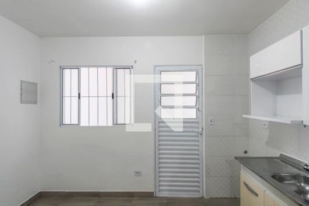 Sala/Cozinha de apartamento para alugar com 1 quarto, 30m² em Vila Cleonice, São Paulo