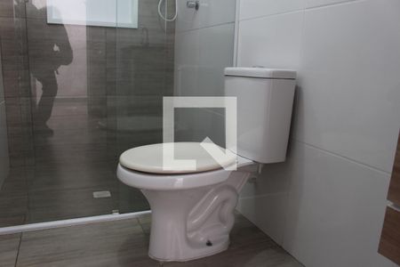 Banheiro de casa para alugar com 1 quarto, 30m² em Vila Cleonice, São Paulo