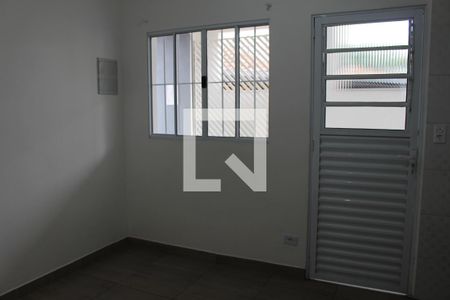 Cozinha de casa para alugar com 1 quarto, 30m² em Vila Cleonice, São Paulo
