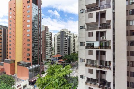 Vista de apartamento à venda com 2 quartos, 70m² em Indianópolis, São Paulo