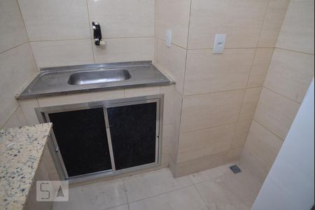 Cozinha de kitnet/studio para alugar com 1 quarto, 20m² em Catete, Rio de Janeiro