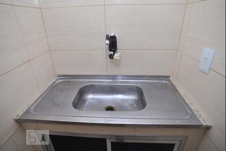 Cozinha de kitnet/studio para alugar com 1 quarto, 20m² em Catete, Rio de Janeiro