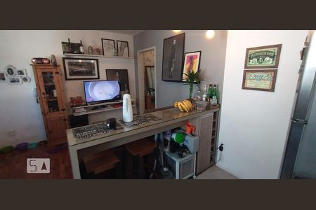 Sala de apartamento para alugar com 1 quarto, 40m² em Santa Cecilia, Porto Alegre