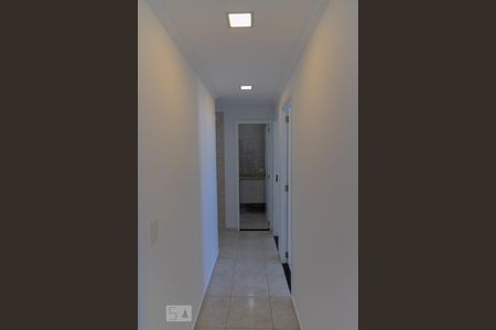 Corredor de apartamento à venda com 2 quartos, 60m² em Conjunto Residencial Jardim Canaã, São Paulo