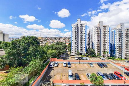 Vista de apartamento à venda com 2 quartos, 56m² em Taboão, Diadema