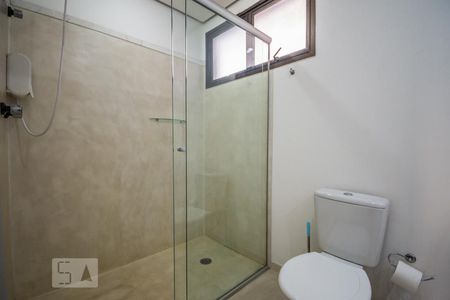 Banheiro de apartamento para alugar com 1 quarto, 50m² em Cambuí, Campinas