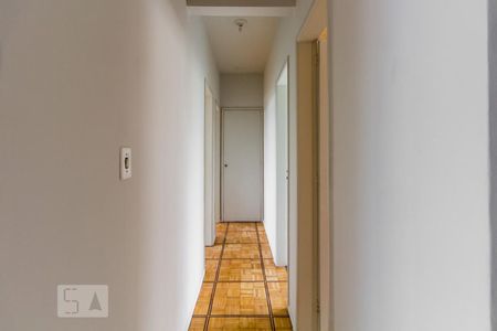 Corredor de apartamento para alugar com 3 quartos, 130m² em Jardim Guanabara, Rio de Janeiro