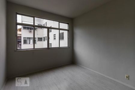 Quarto 1 de apartamento para alugar com 3 quartos, 130m² em Jardim Guanabara, Rio de Janeiro