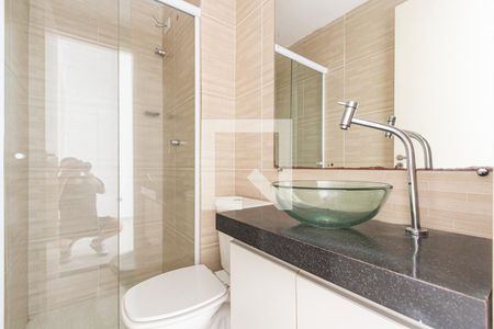 Banheiro de apartamento à venda com 4 quartos, 98m² em Parque Pinheiros, Taboão da Serra