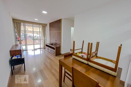 Sala de apartamento para alugar com 2 quartos, 70m² em Vila Regente Feijó, São Paulo