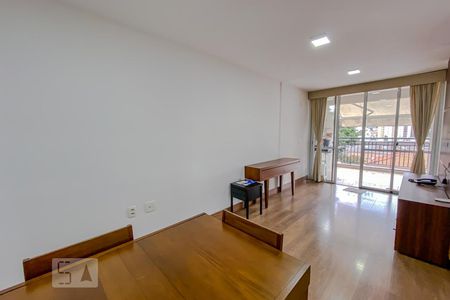 Sala de apartamento para alugar com 2 quartos, 70m² em Vila Regente Feijó, São Paulo