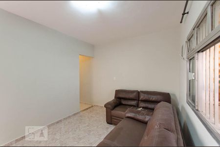 Sala de casa para alugar com 2 quartos, 75m² em Vila Carmosina, São Paulo