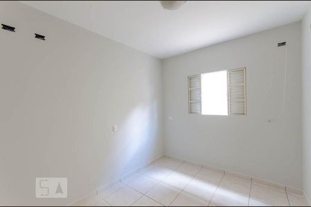 Quarto 2 de casa para alugar com 2 quartos, 75m² em Vila Carmosina, São Paulo