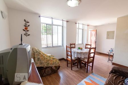 Sala de casa de condomínio à venda com 3 quartos, 243m² em São Cristóvão, Rio de Janeiro