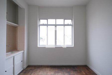 Sala/Cozinha de apartamento para alugar com 1 quarto, 49m² em Centro, Curitiba