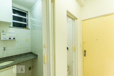 Cozinha de kitnet/studio à venda com 1 quarto, 32m² em Centro, Niterói