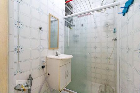 Banheiro de kitnet/studio para alugar com 1 quarto, 30m² em Botafogo, Rio de Janeiro