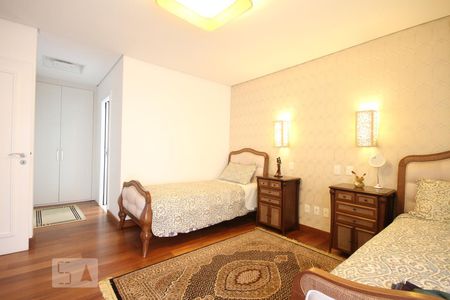 Suíte 1 de casa para alugar com 2 quartos, 380m² em Vila Santo Estéfano, São Paulo