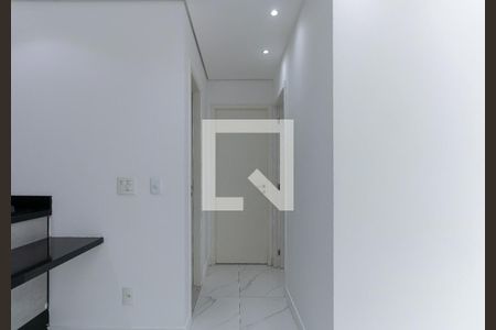 Corredor de apartamento para alugar com 2 quartos, 66m² em Socorro, São Paulo