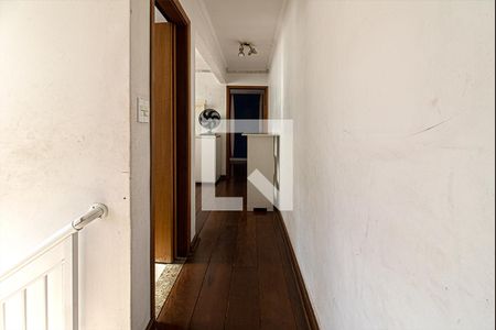 corredor para os comodos_1 de casa à venda com 2 quartos, 230m² em Vila Santo Estéfano, São Paulo