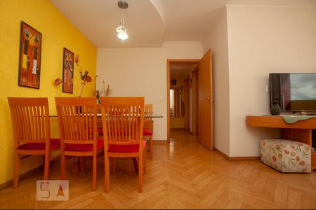 Sala de apartamento para alugar com 3 quartos, 70m² em Cristo Rei, Curitiba