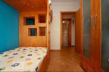 Quarto 1 de apartamento para alugar com 3 quartos, 70m² em Cristo Rei, Curitiba