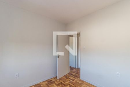 Quarto 1 de apartamento para alugar com 2 quartos, 60m² em Passo da Areia, Porto Alegre
