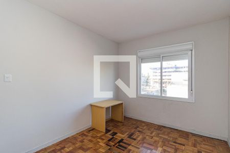 Quarto 2 de apartamento para alugar com 2 quartos, 60m² em Passo da Areia, Porto Alegre