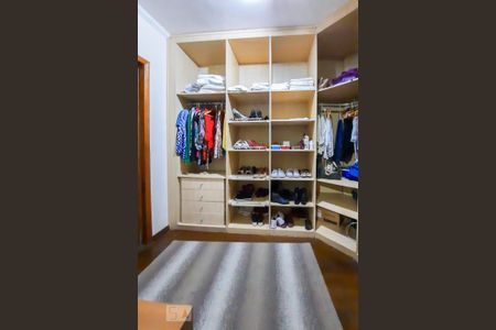 Casa para alugar com 234m², 4 quartos e 5 vagas Casa para alugar com 234m², 4 quartos e 5 vagasSuíte 2