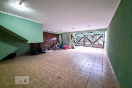 Casa para alugar com 234m², 4 quartos e 5 vagas Casa para alugar com 234m², 4 quartos e 5 vagasGaragem
