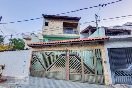 Casa para alugar com 234m², 4 quartos e 5 vagas Casa para alugar com 234m², 4 quartos e 5 vagasFachada