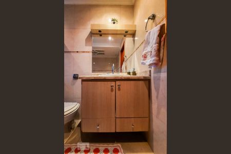 Casa para alugar com 234m², 4 quartos e 5 vagas Casa para alugar com 234m², 4 quartos e 5 vagasBanheiro da Suíte 2