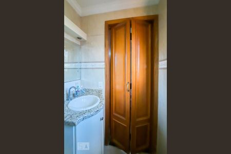 Casa para alugar com 234m², 4 quartos e 5 vagas Casa para alugar com 234m², 4 quartos e 5 vagasBanheiro da Suíte 1