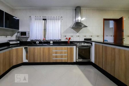 Casa para alugar com 234m², 4 quartos e 5 vagas Casa para alugar com 234m², 4 quartos e 5 vagasCozinha