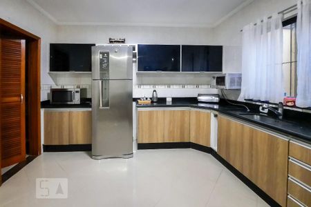 Casa para alugar com 234m², 4 quartos e 5 vagas Casa para alugar com 234m², 4 quartos e 5 vagasCozinha