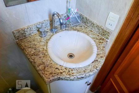 Casa para alugar com 234m², 4 quartos e 5 vagas Casa para alugar com 234m², 4 quartos e 5 vagasBanheiro da Suíte 1