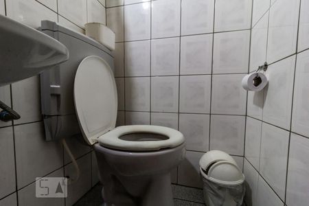 Lavabo de casa à venda com 3 quartos, 140m² em Jardim Ernestina, São Paulo