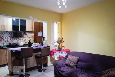 Sala de casa à venda com 4 quartos, 200m² em Vila Monte Santo, São Paulo