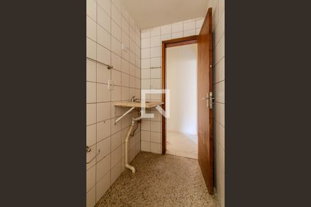 Banheiro de apartamento para alugar com 1 quarto, 52m² em Medianeira, Porto Alegre