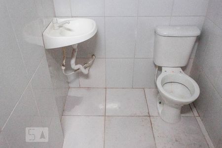 Banheiro de casa para alugar com 1 quarto, 28m² em Vila Maria Alta, São Paulo