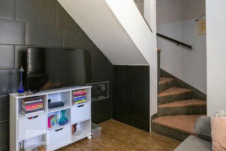 Sala de TV de casa à venda com 2 quartos, 170m² em Vila Hamburguesa, São Paulo