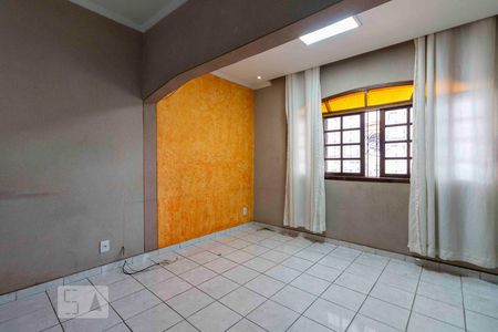 Sala de casa para alugar com 2 quartos, 90m² em Jardim Danfer, São Paulo