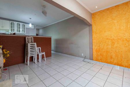 Sala de casa para alugar com 2 quartos, 90m² em Jardim Danfer, São Paulo