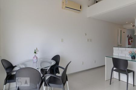 Sala de apartamento para alugar com 2 quartos, 53m² em Armação, Salvador