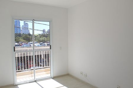 Sala de apartamento à venda com 2 quartos, 58m² em Jardim Tupanci, Barueri