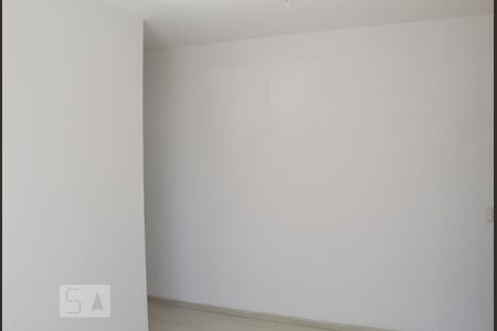 Sala de apartamento à venda com 2 quartos, 58m² em Jardim Tupanci, Barueri