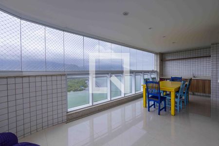 Varanda de apartamento para alugar com 3 quartos, 151m² em Barra da Tijuca, Rio de Janeiro